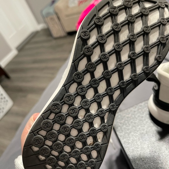 Chanel all white sneakers. Size 5.5 - Picture 3 of 8